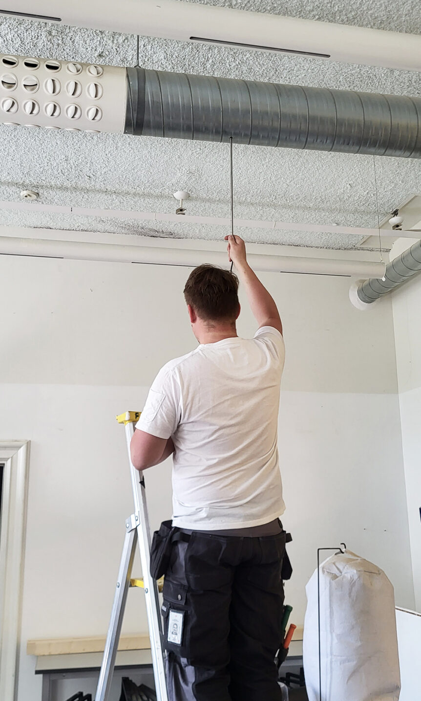 Smart ventilationsövervakning med LoRaWAN-sensorer i modern fastighet för kontinuerlig luftkvalitetskontroll